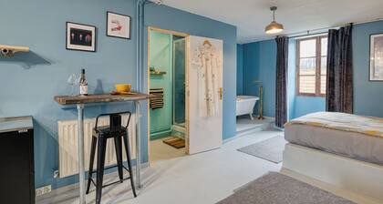 Suite Privée, Bain, Kitchenette, en Champagne.