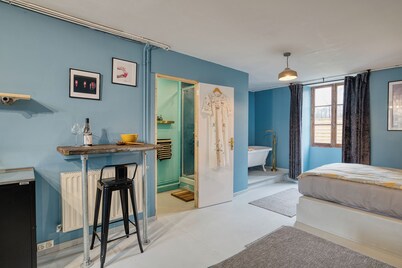 Suite Privée, Bain, Kitchenette, en Champagne.