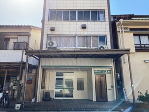 Exterior detail - Wagaranchi En Tsunagi (Kumano)