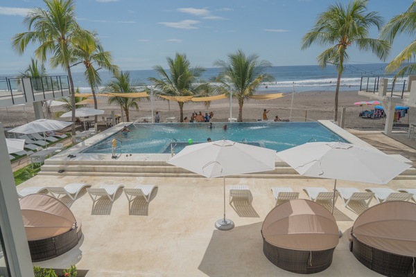14 outdoor pools