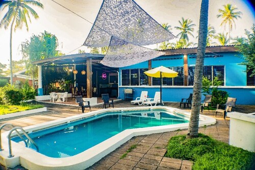 Beachfront private house with pool in El Cuco beach, San Miguel.