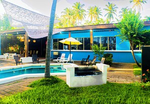 Photo non classée, 2 sur 33, bouton