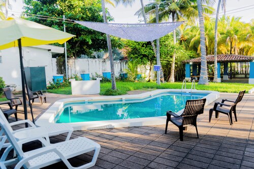 Beachfront private house with pool in El Cuco beach, San Miguel.