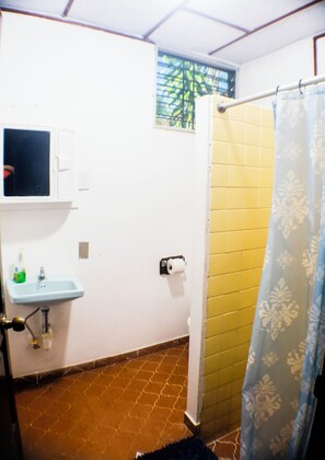 Luokittelematon kuva, 5 kautta 33, painike