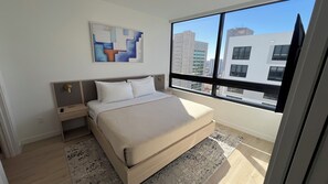 1 bedroom, iron/ironing board, WiFi, bed sheets - District 225 Condo in Downtown Miami 1BR/1BA Rooftop pool. (Miami)