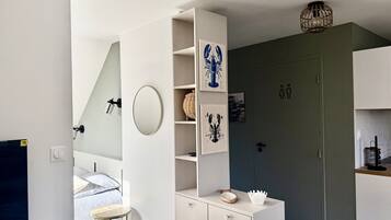 1 chambre, fer et planche à repasser, Wi-Fi gratuit, draps fournis
