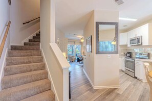 Interior - Relaxing Villa Near Coligny | Walk to Beach + Pool (Hilton Head Island)