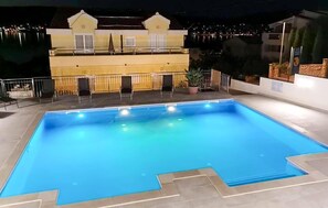 Pool - Awesome apartment in Okrug Gornji with WiFi (Okrug Gornji)