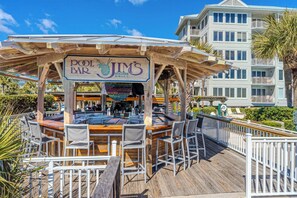 Bar (on property) - Oceanfront 2BR Luxury - Balcony - Coligny Views (Hilton Head Island)