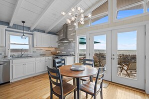 Dining - Panoramic Oceanfront Views in the Heart of OKI (Oak Island)