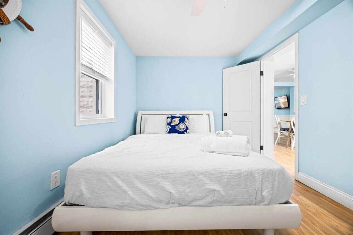 Bedroom 1 - Queen