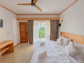Deluxe Double or Twin Room, Patio - Handhuvaru Maldives (Milandhoo)