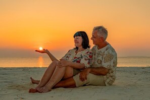 Unclassified image, 5 of 15, button