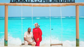 Free beach shuttle, sun loungers, beach umbrellas, beach towels