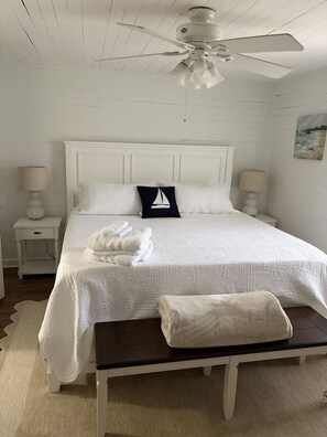 2 bedrooms, free WiFi, bed sheets - Coastal Cottage, Walking Distance to St Joe Bay (Port St. Joe)