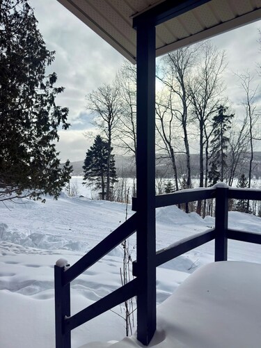 Cozy Mini-Chalet, Your Perfect Summer Getaway by the Lake