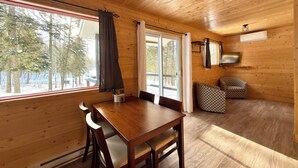 Unclassified image, 4 of 10, button - Cozy Mini Chalet, Intimate Retreat for 2, Facing the Lake (Pohénégamook)