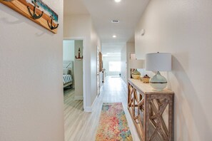 4 bedrooms, desk, iron/ironing board, WiFi - Making More Memories| Golf Cart | Swimming Pool (Port St. Joe)