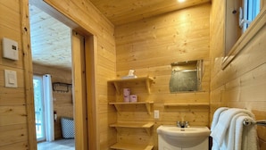 Towels - Mini Chalet | In the Heart of Pohénégamook’s Activities (Pohénégamook)