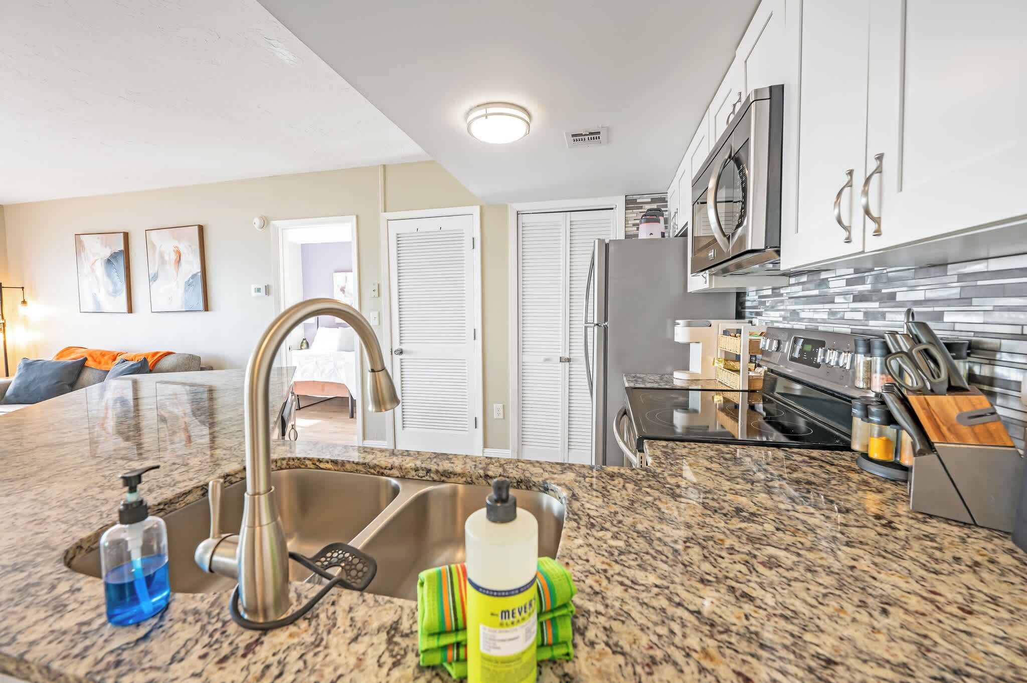 雪櫃、微波爐、爐具、洗碗機