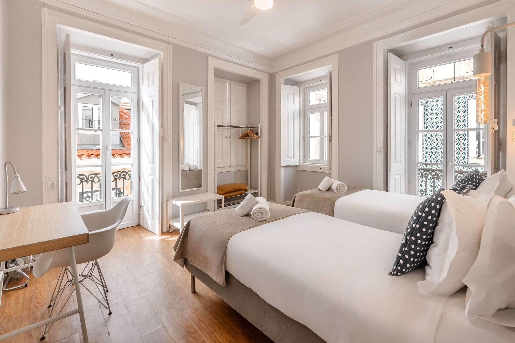 3 室のベッドルーム、アイロン / アイロン台、WiFi (無料)、ベッドシーツ