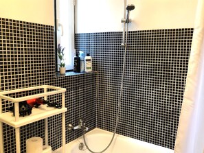 ヘアドライヤー、タオル