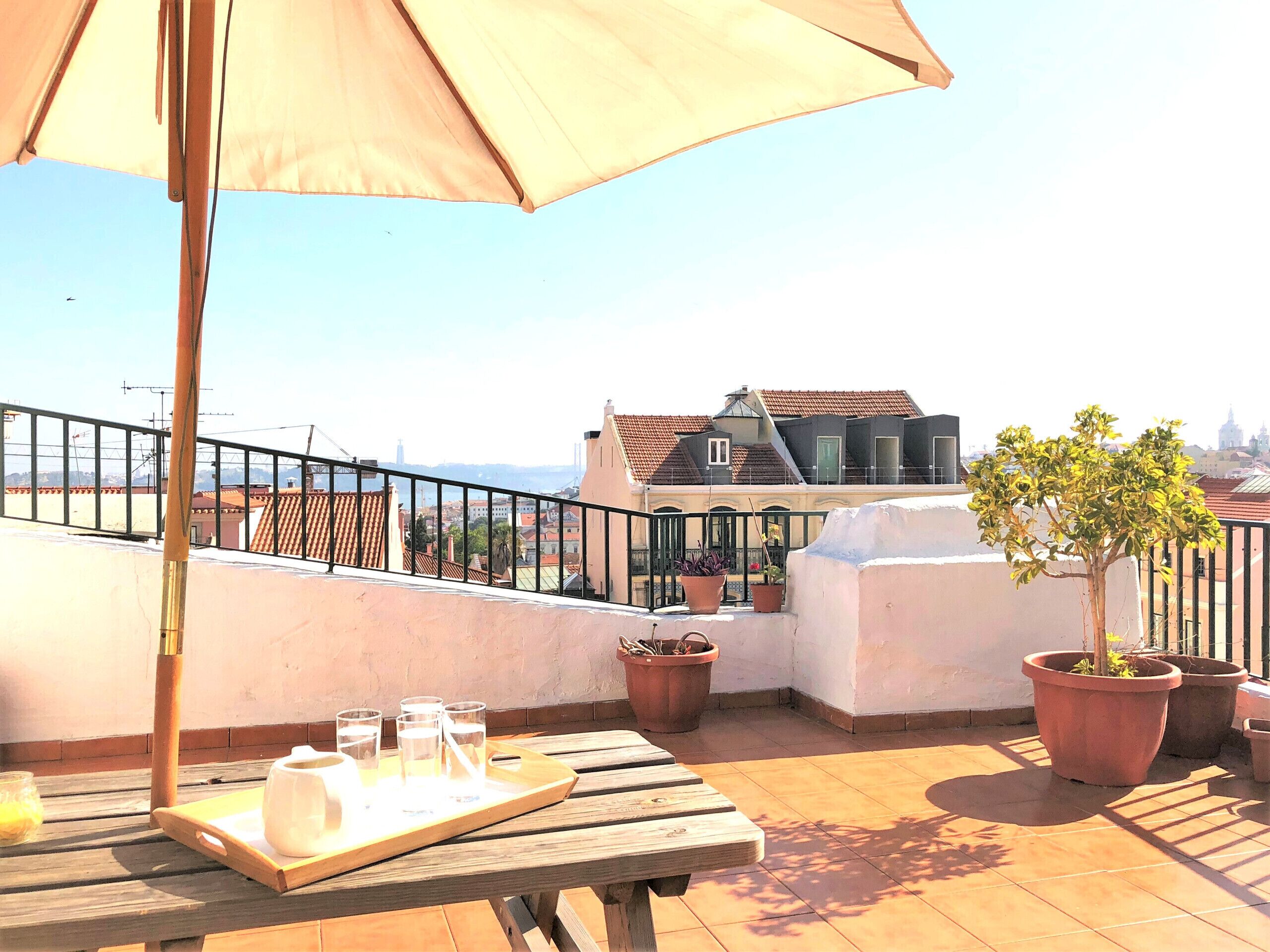 屋外ダイニングエリア