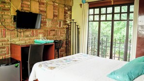 Bàn, truy cập Internet không dây miễn phí 