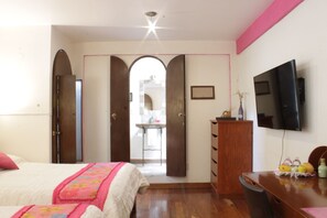 書桌、免費無線上網