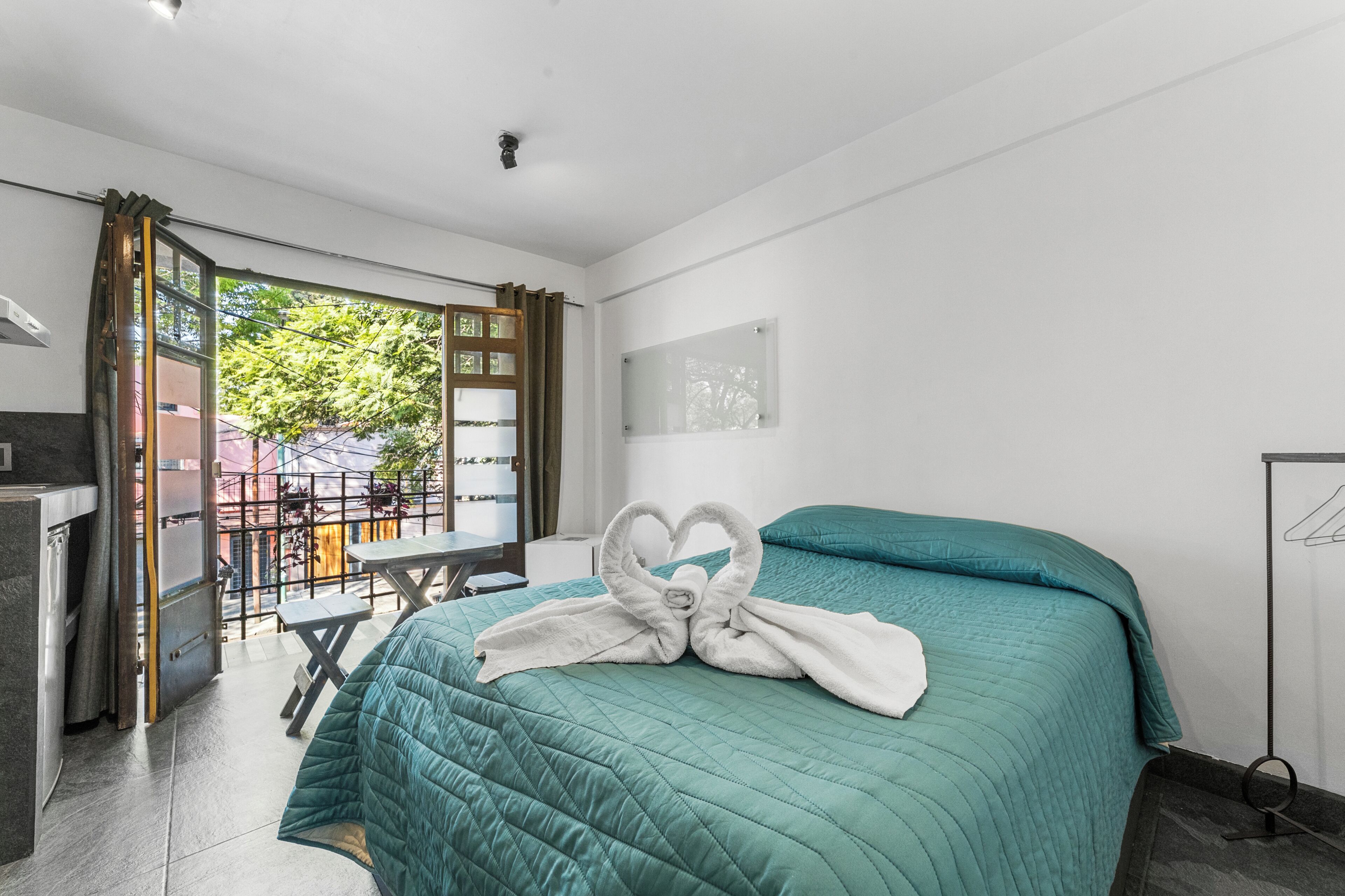 Skrivebord og wi-fi (inkludert)