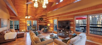 Luxury Log Cabin | Sleeps 13 | 2 King Suites