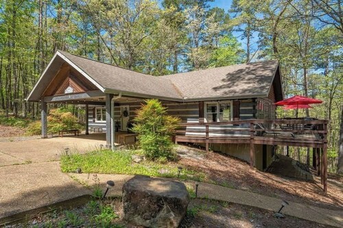 Luxury Log Cabin | Sleeps 13 | 2 King Suites
