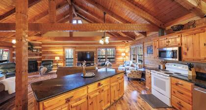Luxury Log Cabin | Sleeps 13 | 2 King Suites