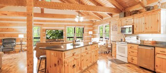 Luxury Log Cabin | Sleeps 13 | 2 King Suites