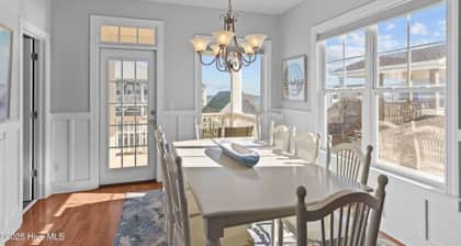 The Happy Place B - Beach Escape Home