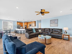 電視、壁爐、電子遊戲