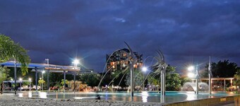 Family Entertainer in Kanimbla - Space & Privacy