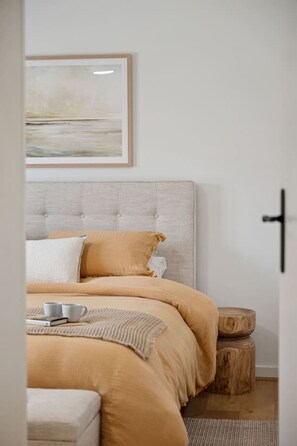 Iron/ironing board, travel cot, WiFi, bed sheets - Sydney Super Stylish Cosy Comfy Cute (Glenunga)