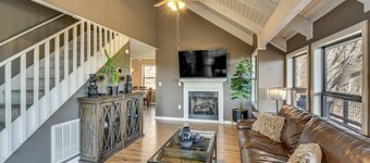 Mountain Views, Peaceful Waterfall 3 King Bedrooms