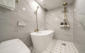 Premium Room | Bathroom