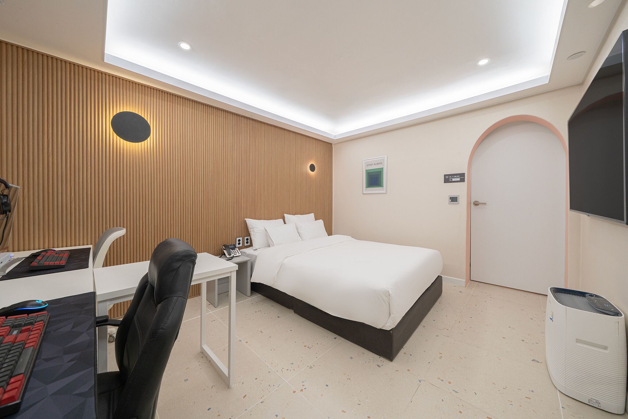 Deluxe A - 2PC | Free WiFi