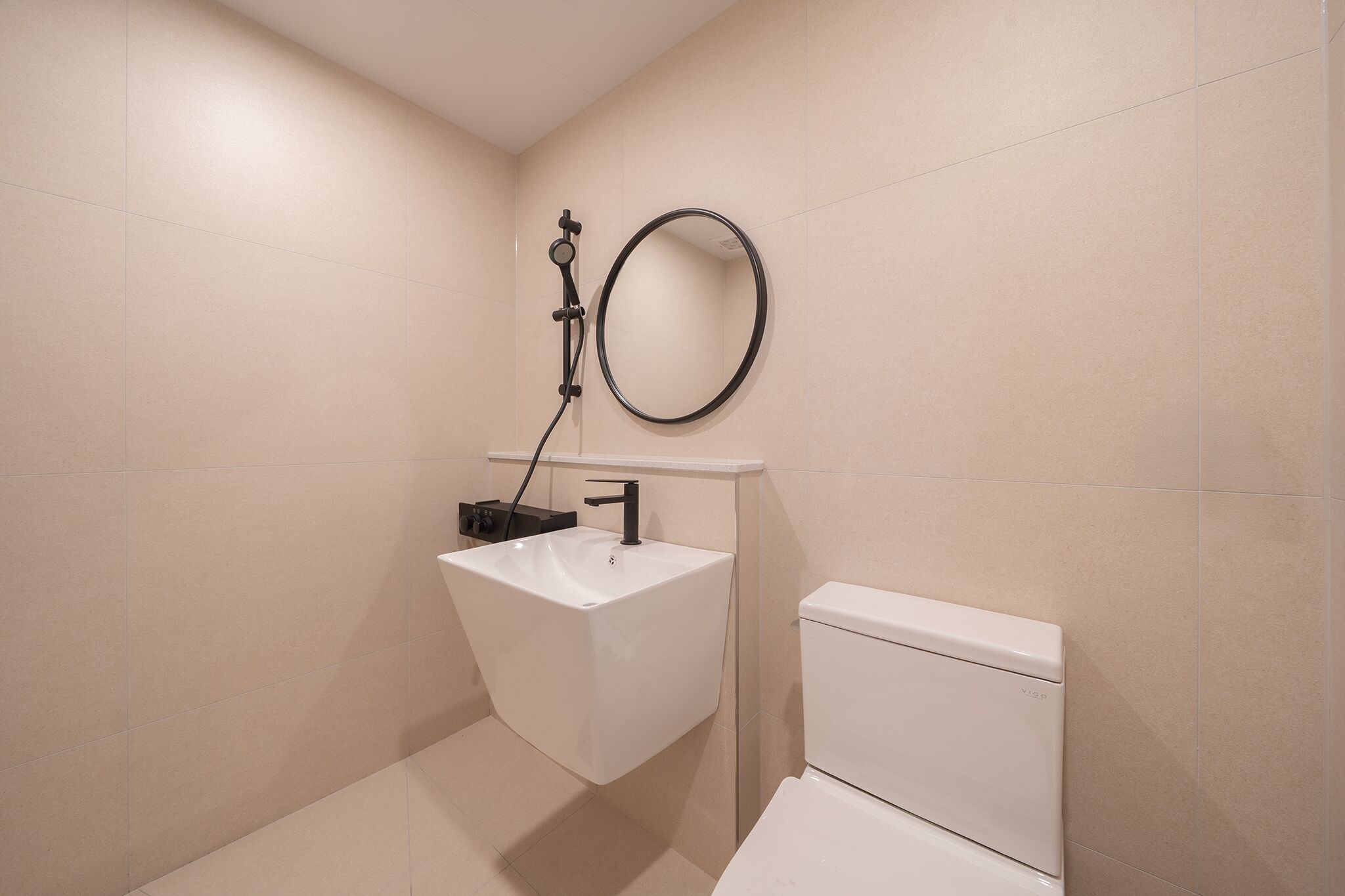 Standard Double Room | Bathroom | Hair dryer, towels, soap, shampoo