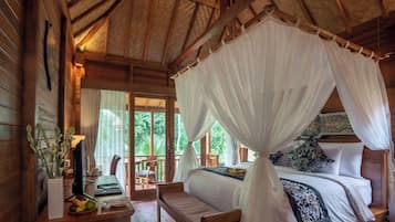 One Bedroom Villa | Select Comfort beds, in-room safe, desk, laptop workspace