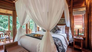 One Bedroom Villa | Select Comfort beds, in-room safe, desk, laptop workspace