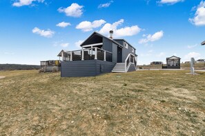Exterior - Bluemoon Retreat - Tiny Home 115 (Fredericksburg)