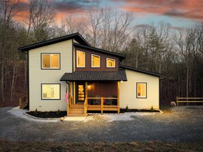 Exterior - Hideout in Blue Ridge (Morganton)