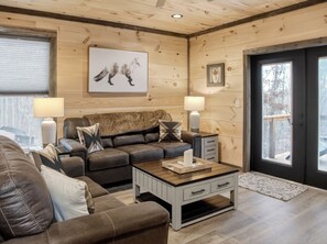 Téléviseur connecté, foyer, table de baby-foot