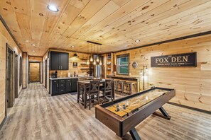 Spielezimmer