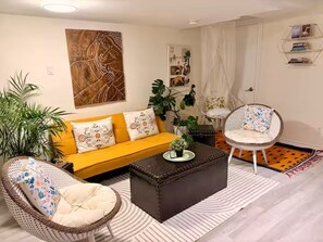Smart TV, futbolito, tenis de mesa y libros 