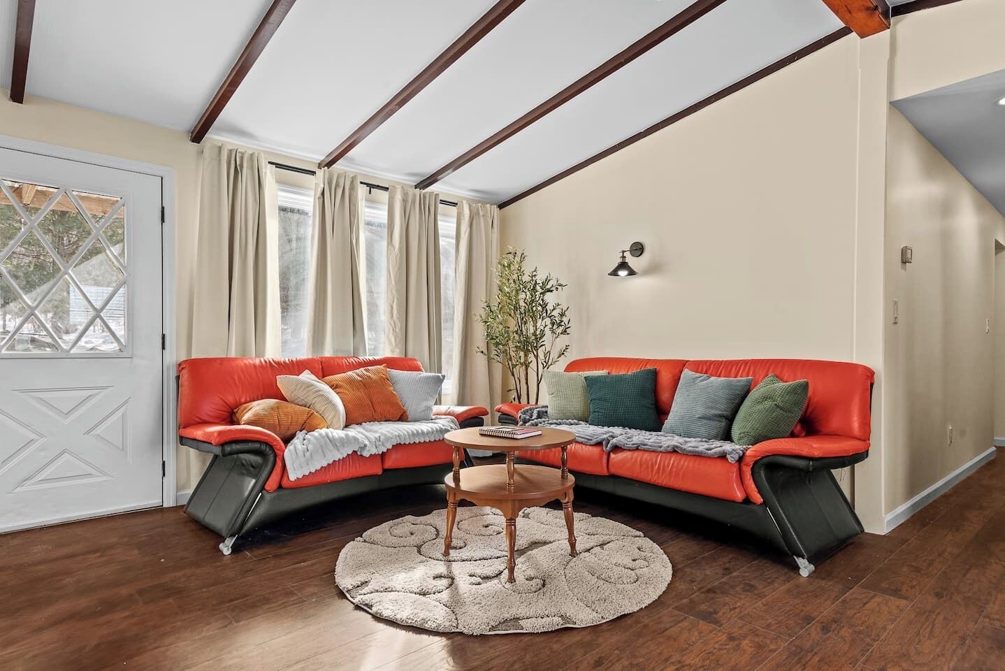 Smart-tv och eldstad